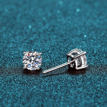 Simple Diamond Stud Earrings