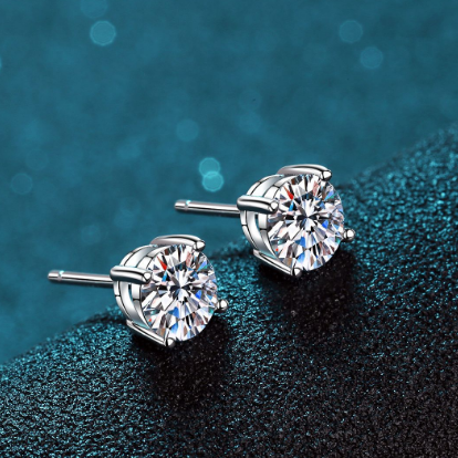 Simple Diamond Stud Earrings