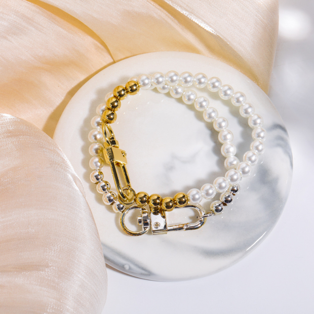 Fashionable Pearl-Embellished Lock Bracelet