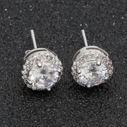 Round Diamond Stud Earrings