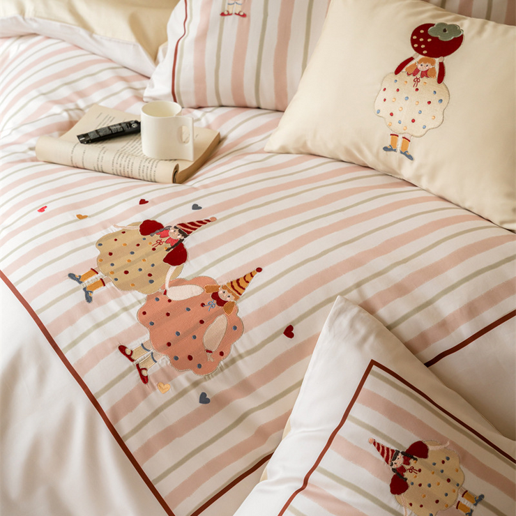 Party Puffs Printed Bedding Set