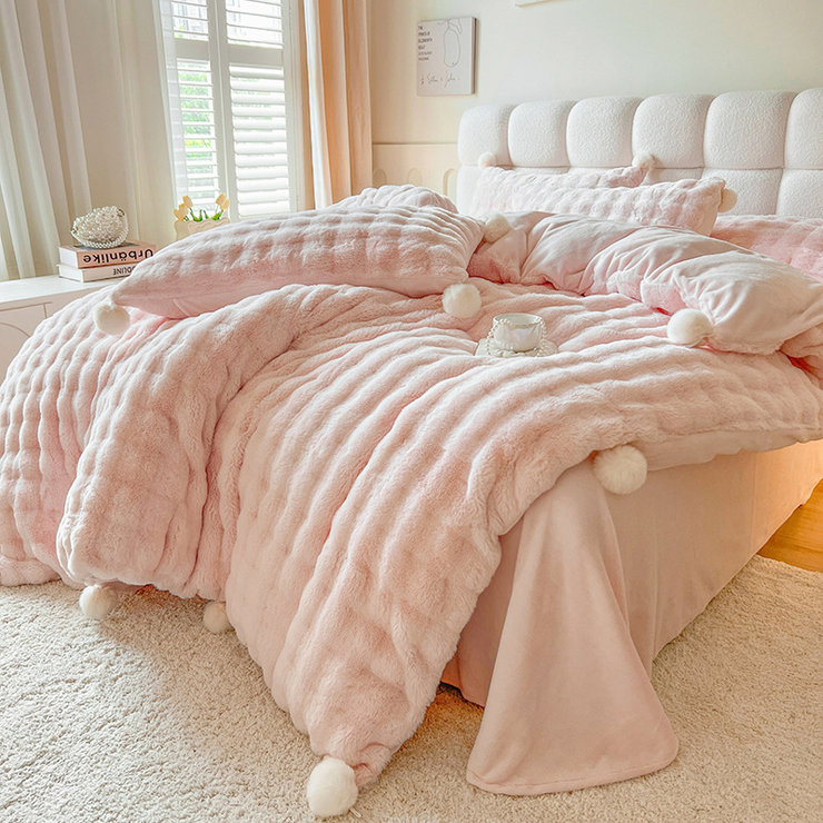 Puff Trim Bedding Set