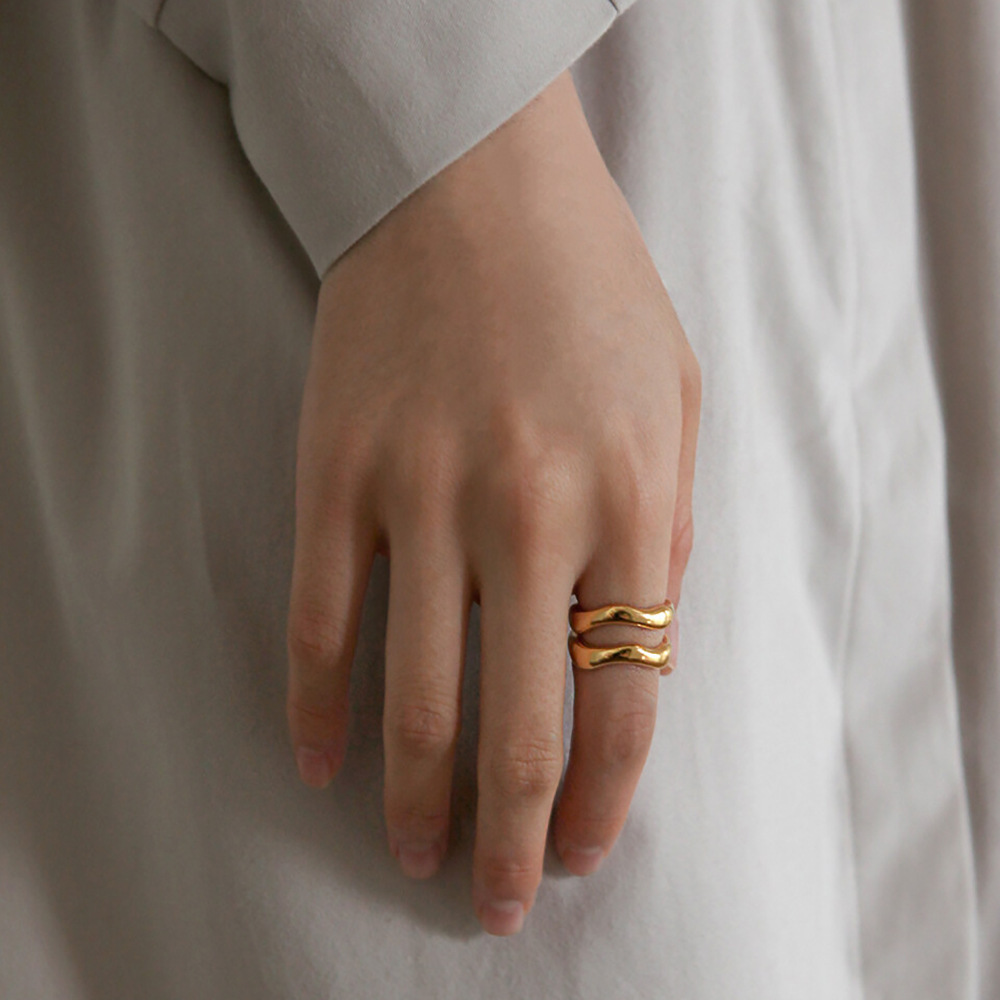 Asymmetric Stackable Rings