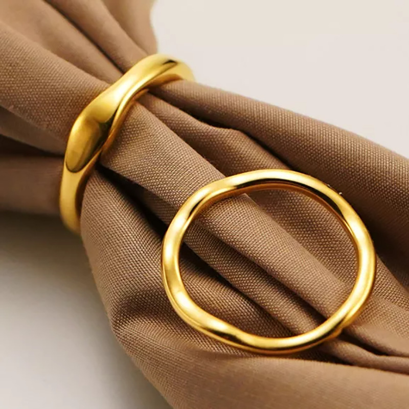 Asymmetric Stackable Rings