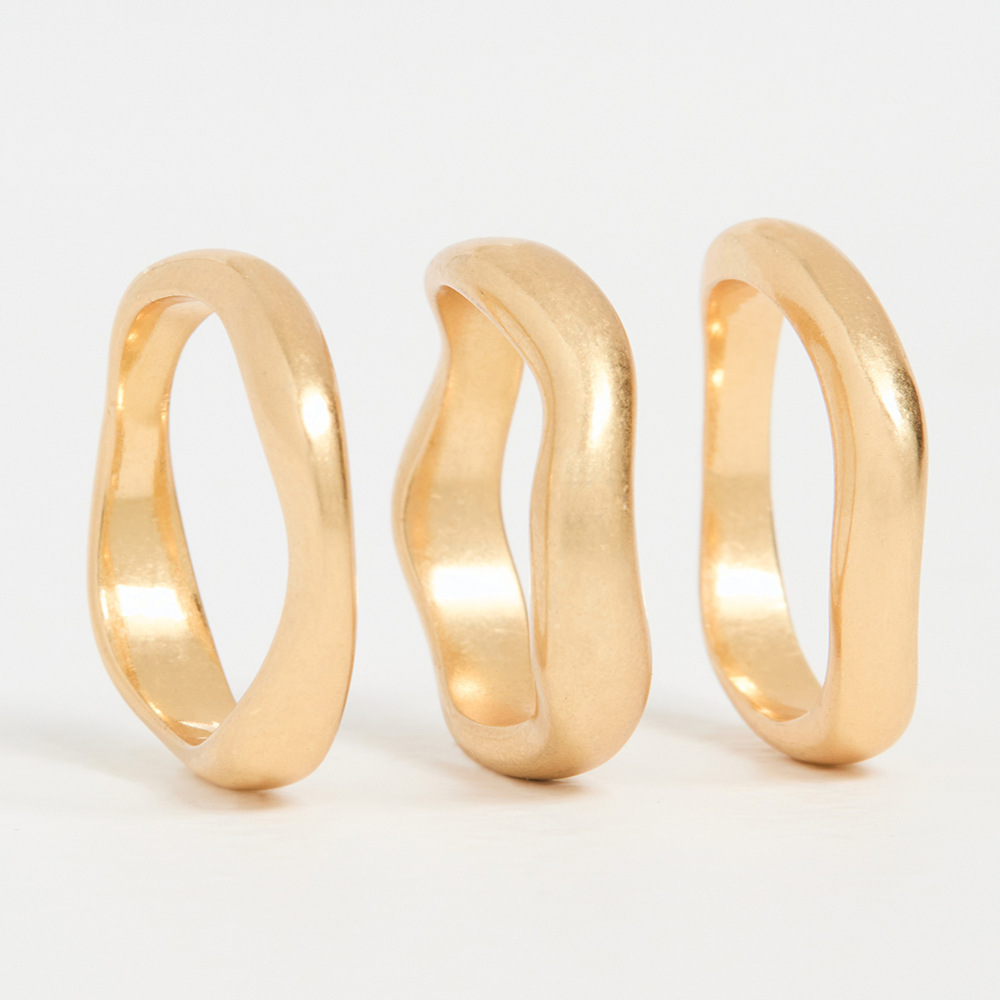 Asymmetric Stackable Rings