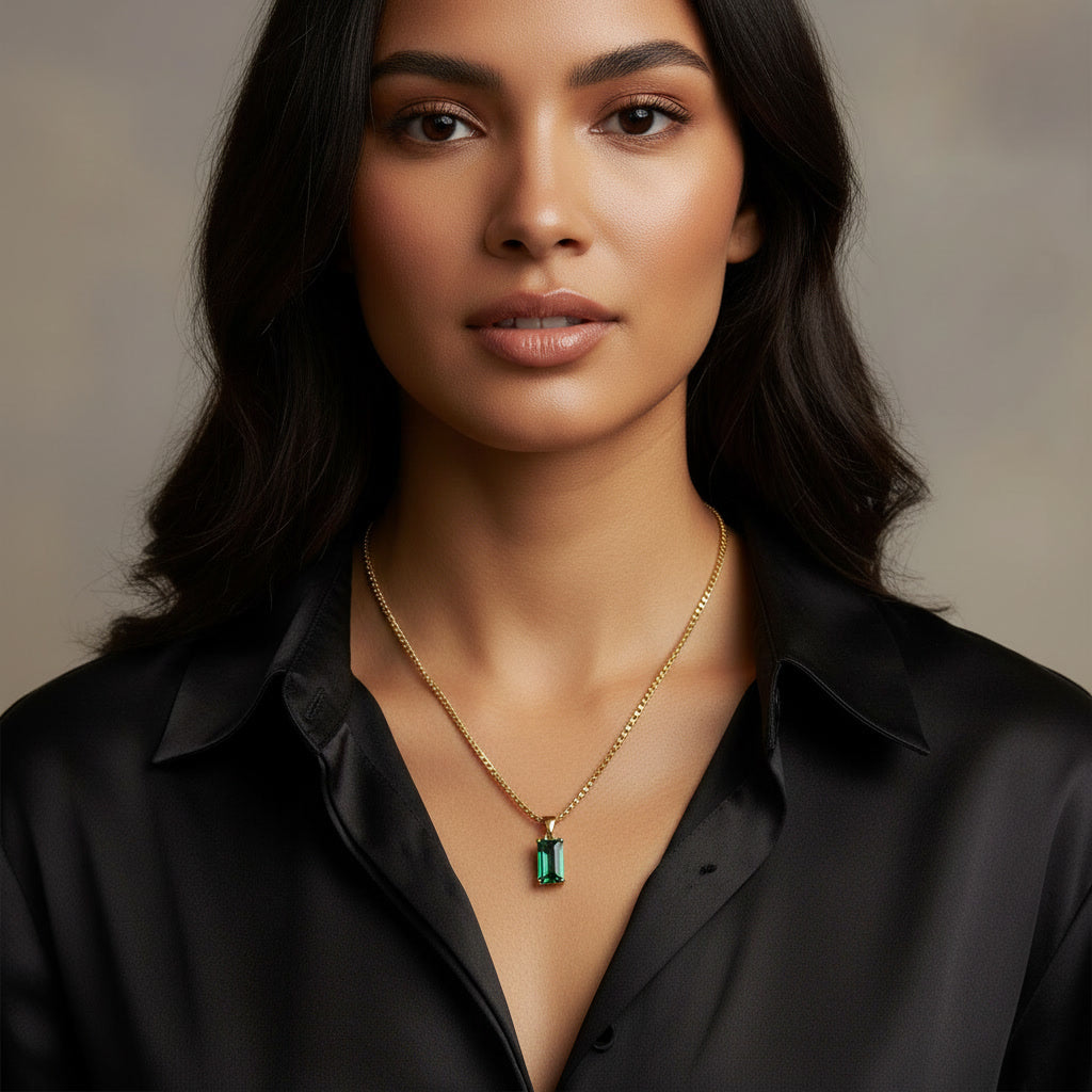 Luxury Emerald‑Cut Green Pendant Necklace – Box Gold Chain