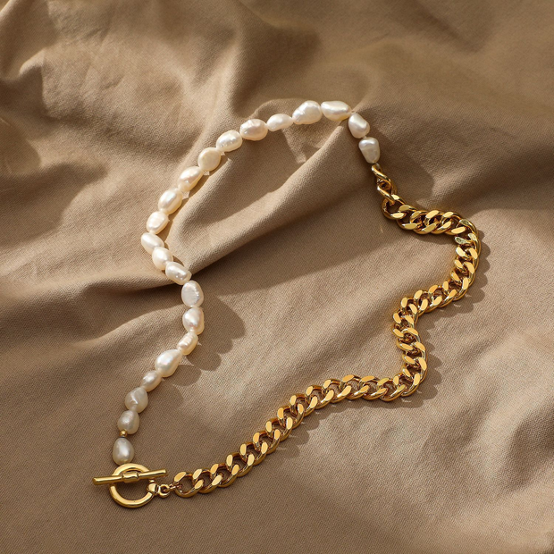 Chic Pearl Contrast Necklace