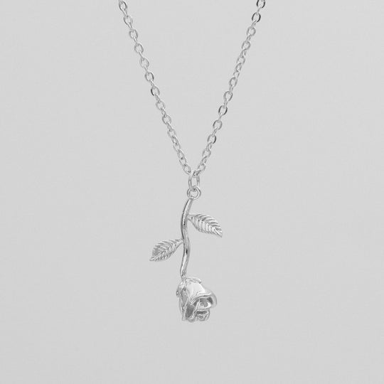 Elegant Floral Pendant Necklace